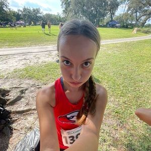 Meet your Posher, Chloe